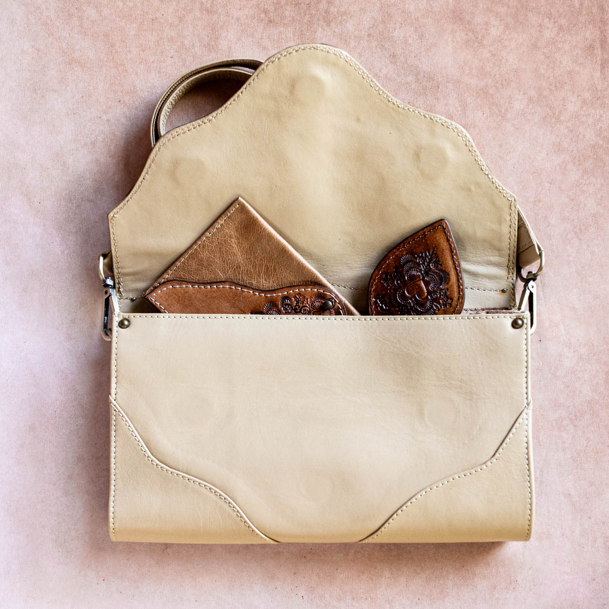 Pegasus Clutch with Calcite