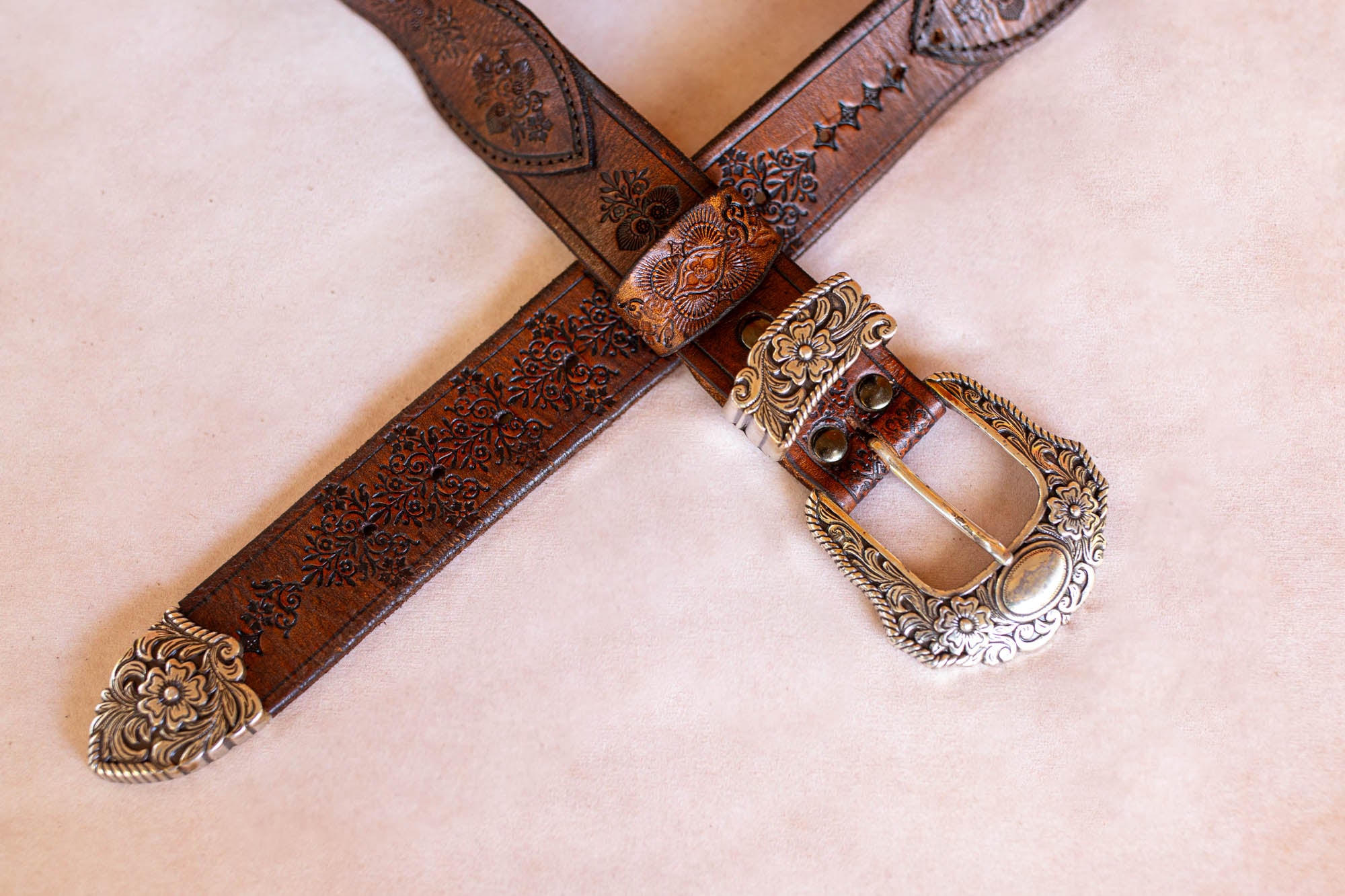 Vintage Buffalo Girl Western Queen Waist Belt